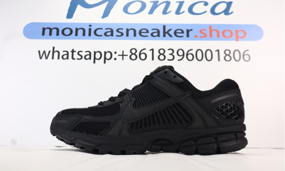 Nike Zoom Vomero 5 Black