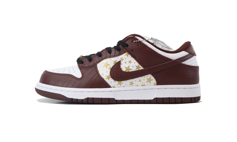 Aract Supreme x Nike SB Dunk Low...