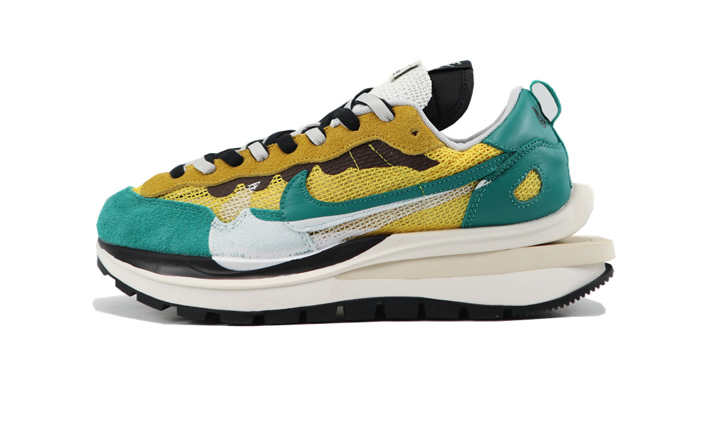 Sacai X Nike Pegasua Vaporfly Yellow...